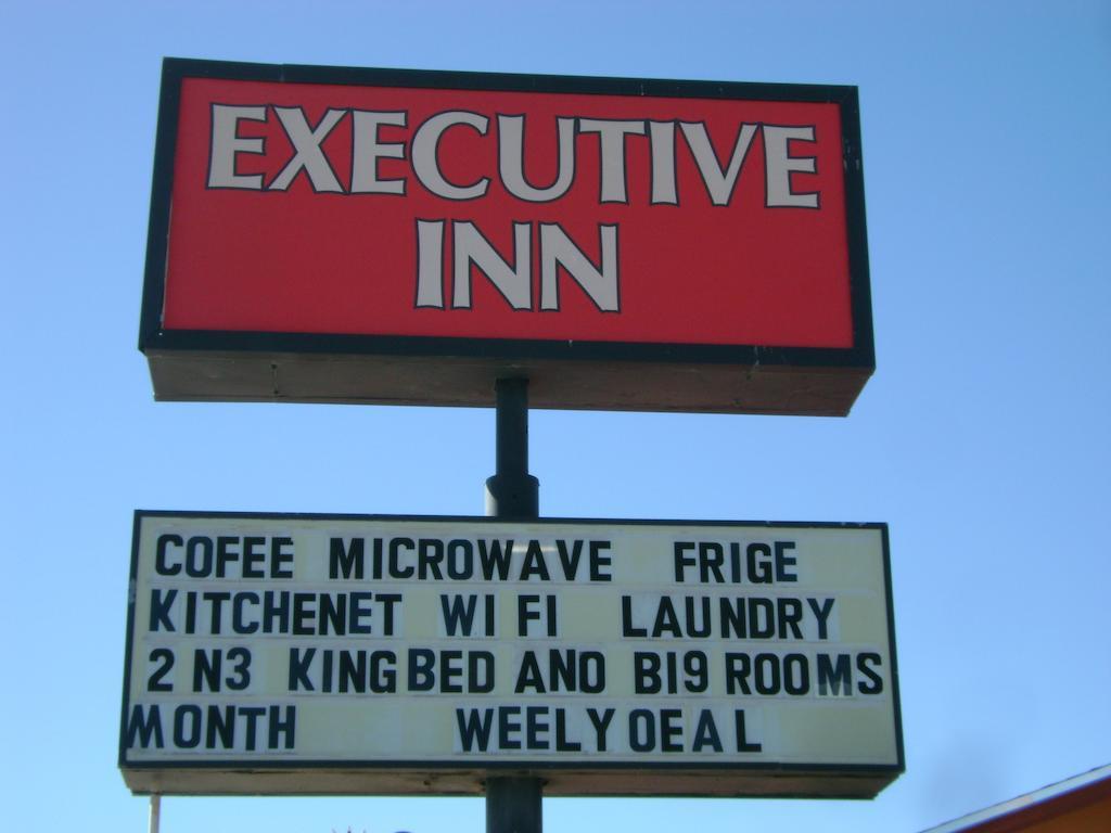Executive Inn 德明 外观 照片